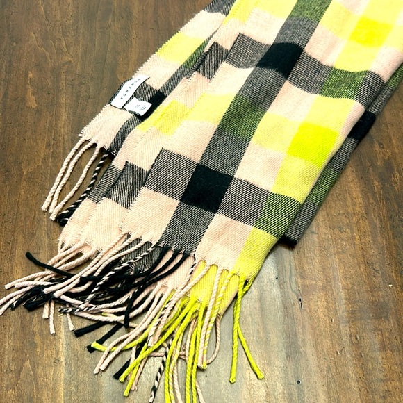 Topshop Accessories - NWOT topshop scarf